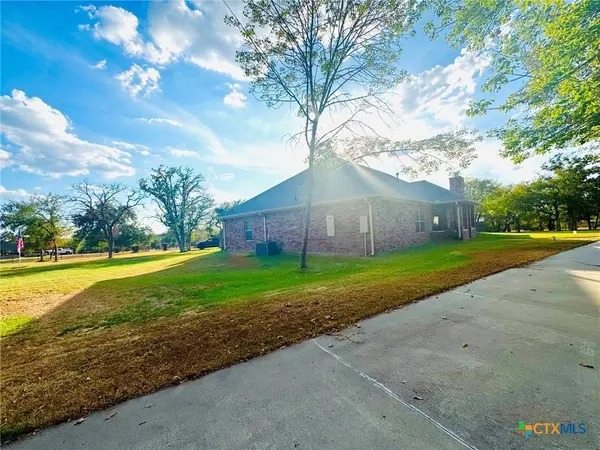 612 River Oaks DR, Gatesville, TX 76528