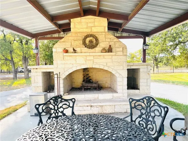 612 River Oaks DR, Gatesville, TX 76528