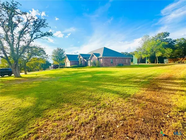 612 River Oaks DR, Gatesville, TX 76528