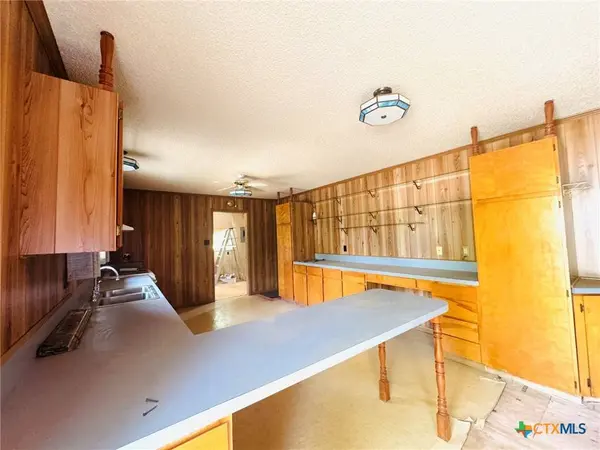 823 Mountain RD, Gatesville, TX 76528