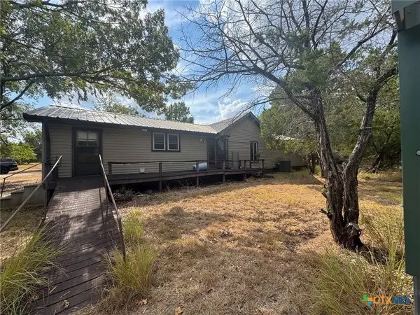823 Mountain RD