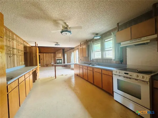 823 Mountain RD, Gatesville, TX 76528