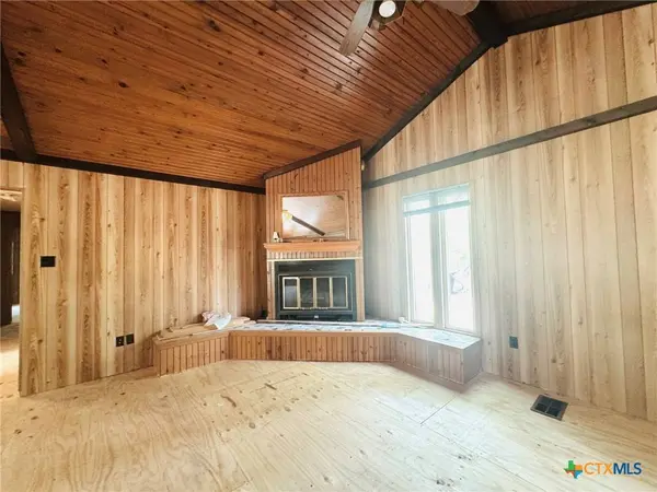 823 Mountain RD, Gatesville, TX 76528