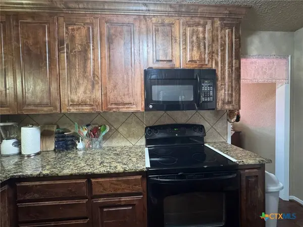 118 Sunny LN, Gatesville, TX 76528