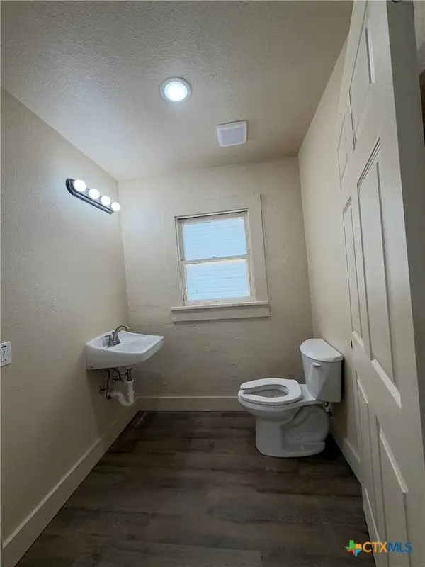 511 Saunders ST, Gatesville, TX 76528