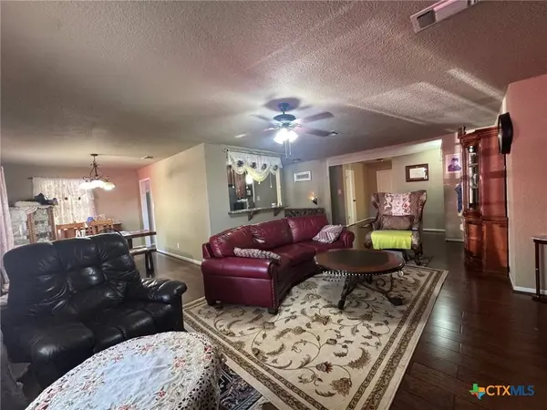 118 Sunny LN, Gatesville, TX 76528