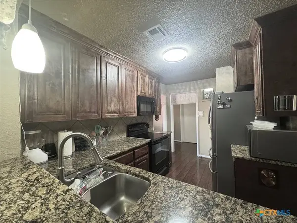 118 Sunny LN, Gatesville, TX 76528