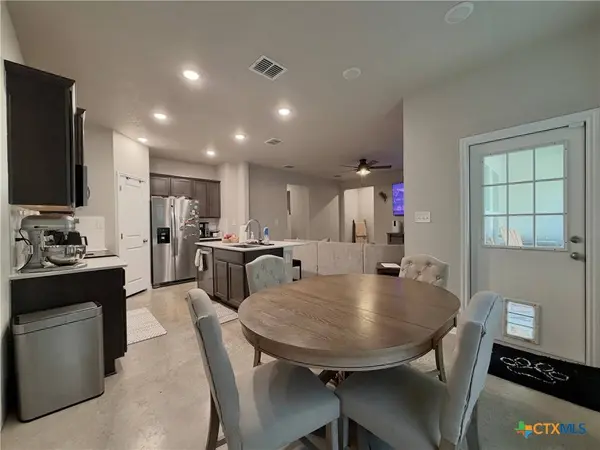 105 Elm LN, Gatesville, TX 76528
