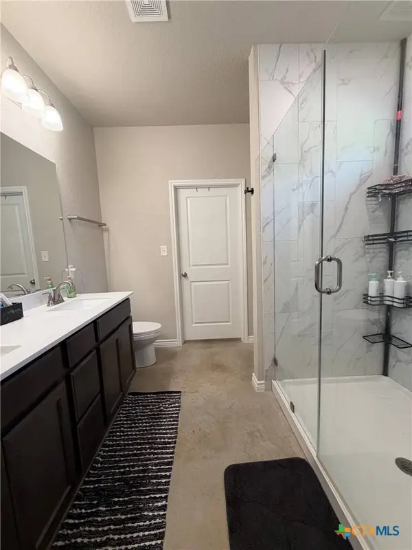 105 Elm LN, Gatesville, TX 76528