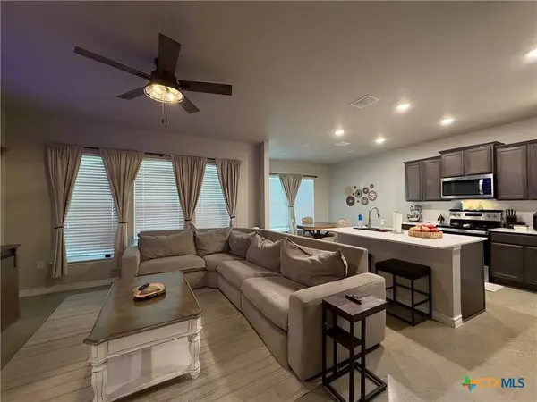 105 Elm LN, Gatesville, TX 76528