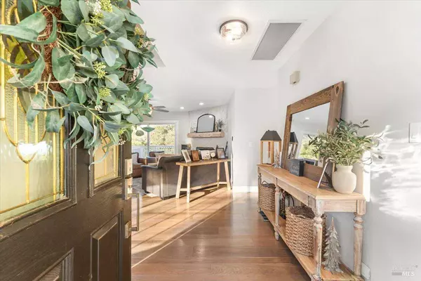 10465 Pelham DR, Windsor, CA 95492