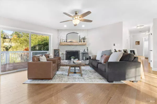 10465 Pelham DR, Windsor, CA 95492