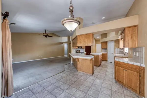 168 Makenna DR, Madera, CA 93637
