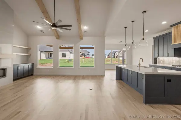 2355 E 135th PL, Bixby, OK 74008