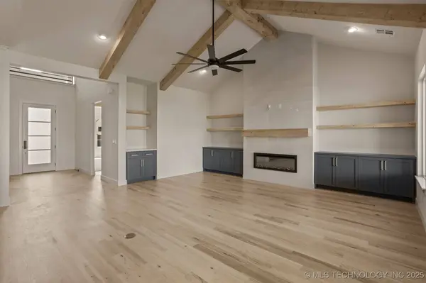 2355 E 135th PL, Bixby, OK 74008