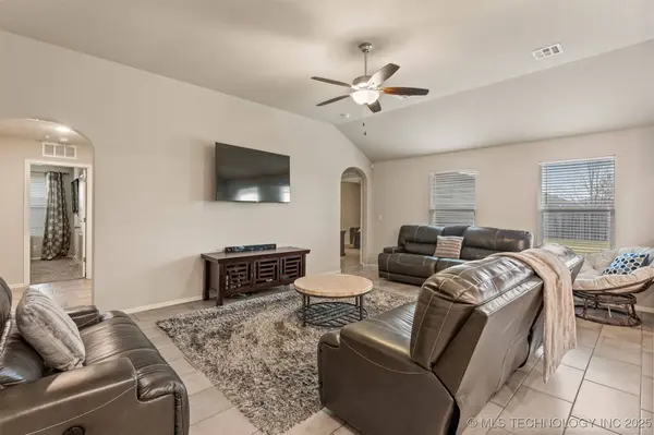 7321 S Hemlock AVE, Broken Arrow, OK 74011