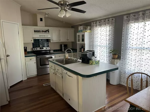 14101 E 191st ST S, Bixby, OK 74008