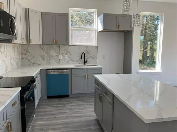 7078 Cedar Valley Drive, Whitney, TX 76692