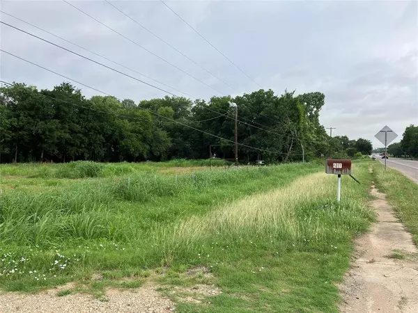 210 S Parkway Drive, Alvarado, TX 76009