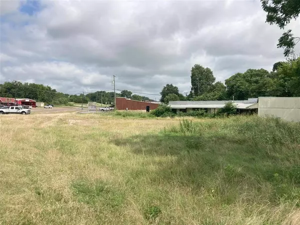 100 N Parkway Drive, Alvarado, TX 76009