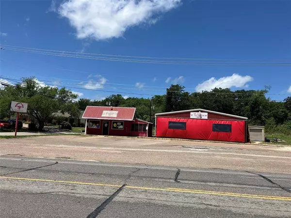 201 N Parkway Drive, Alvarado, TX 76009