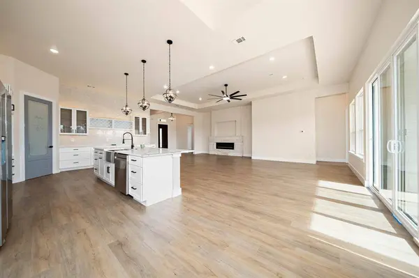19071 White Bluff Drive, Whitney, TX 76692