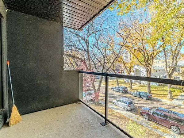 512 4th AVENUE N #301, Saskatoon, SK S7K 2M7