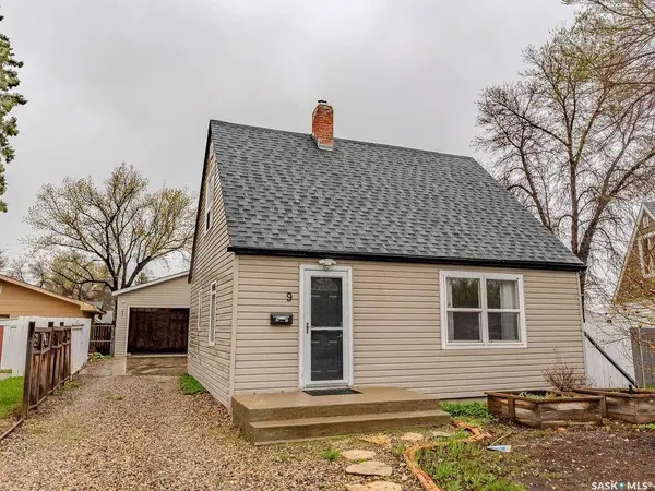 9 Minto PLACE, Saskatoon, SK S7L 1C4