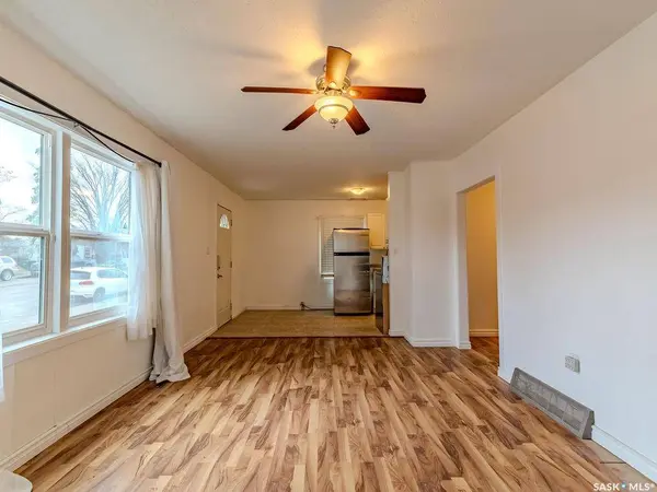 9 Minto PLACE, Saskatoon, SK S7L 1C4