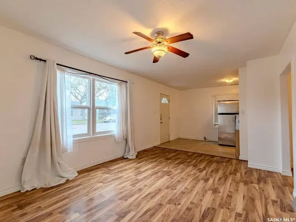 9 Minto PLACE, Saskatoon, SK S7L 1C4
