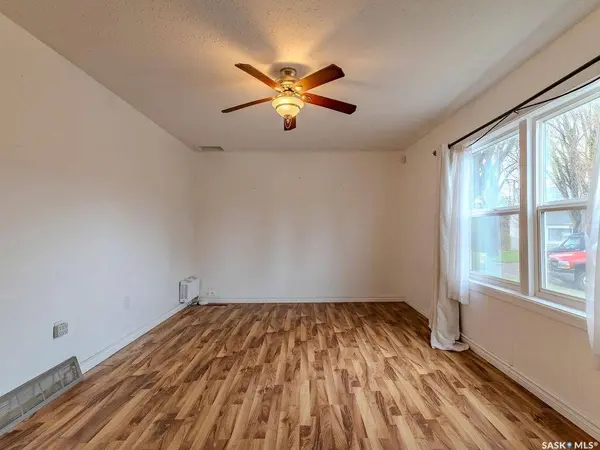 9 Minto PLACE, Saskatoon, SK S7L 1C4