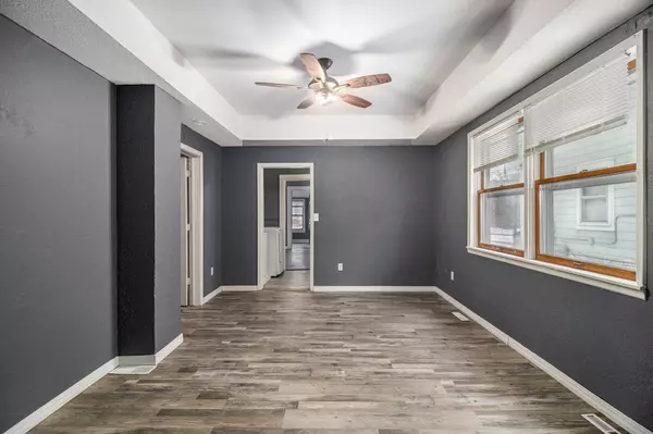 694 Wilson AVE, Saint Paul, MN 55106