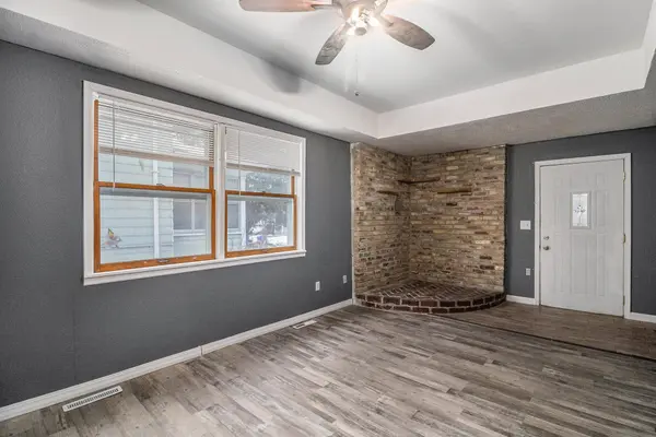 694 Wilson AVE, Saint Paul, MN 55106
