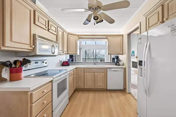 9500 Collegeview RD #308, Bloomington, MN 55437