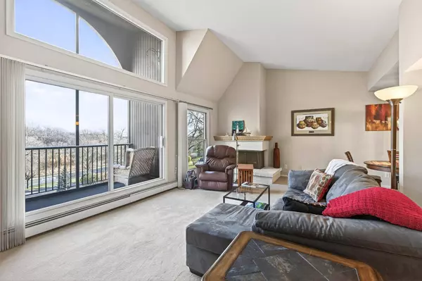 9500 Collegeview RD #308, Bloomington, MN 55437