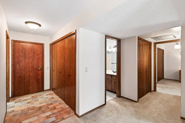 9500 Collegeview RD #112, Minneapolis, MN 55437