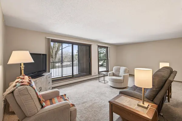 9500 Collegeview RD #112, Minneapolis, MN 55437