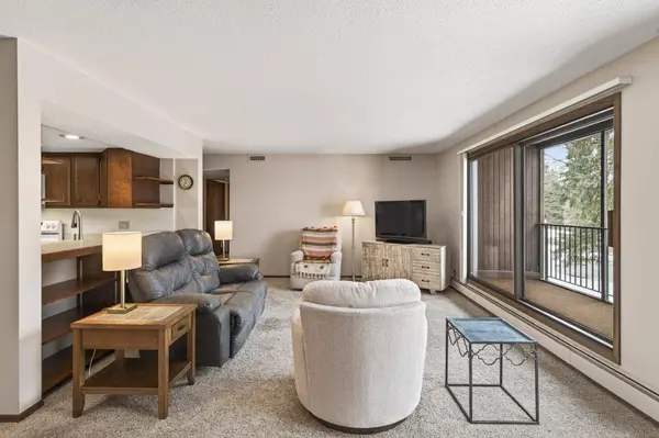 9500 Collegeview RD #112, Minneapolis, MN 55437