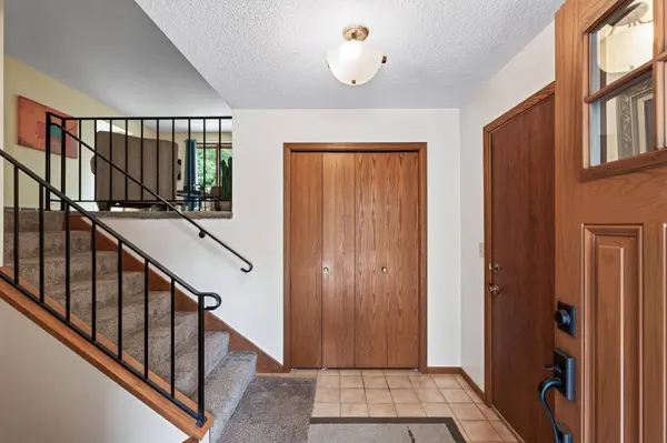 5595 Wedgewood DR, Excelsior, MN 55331