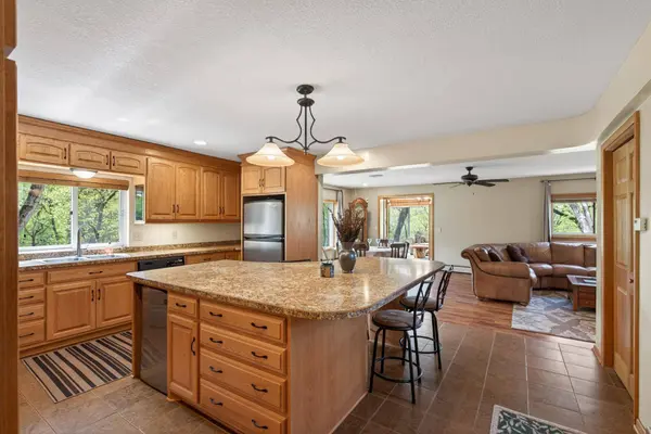 9551 Riverview RD, Eden Prairie, MN 55347