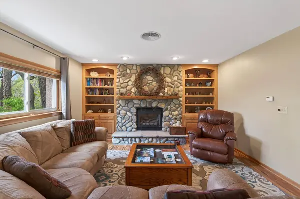 9551 Riverview RD, Eden Prairie, MN 55347