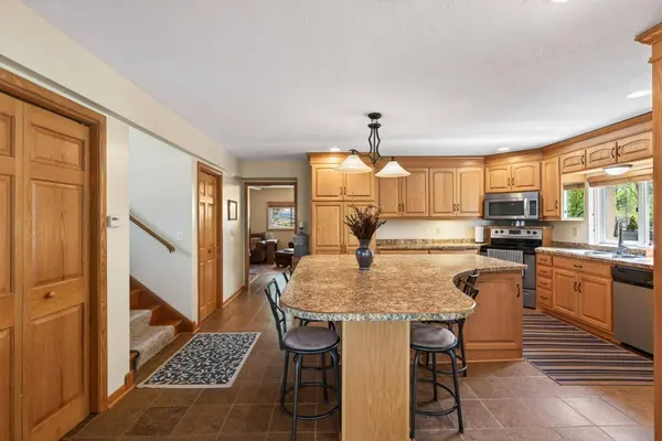 9551 Riverview RD, Eden Prairie, MN 55347