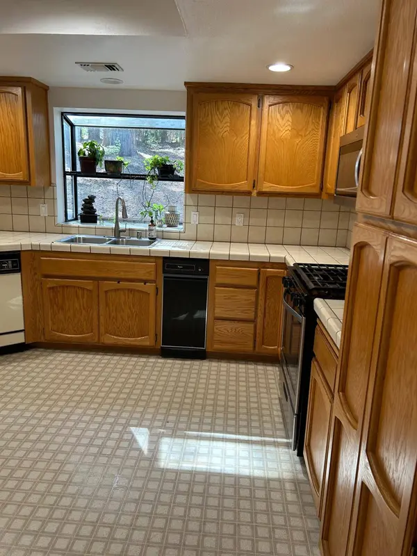 3441 Spirit LN, Pollock Pines, CA 95726