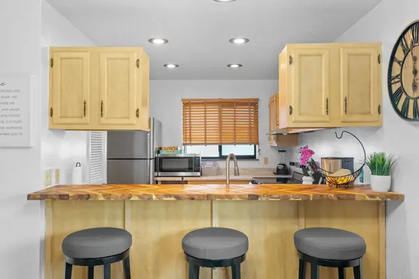 76-6283 ALII DR #B405, Kailua Kona, HI 96740