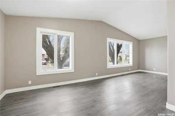 330B X AVENUE S, Saskatoon, SK S7M 3H6
