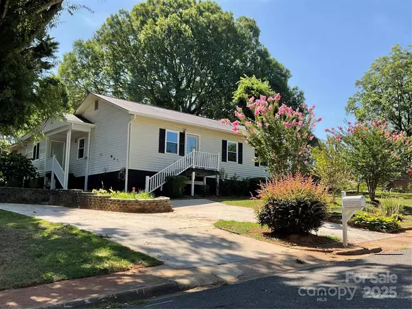 106 N Tracy ST, Kings Mountain, NC 28086