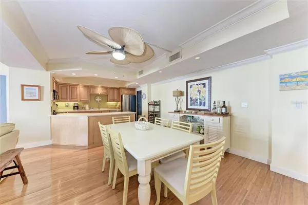 1212 BENJAMIN FRANKLIN DR #208, Sarasota, FL 34236