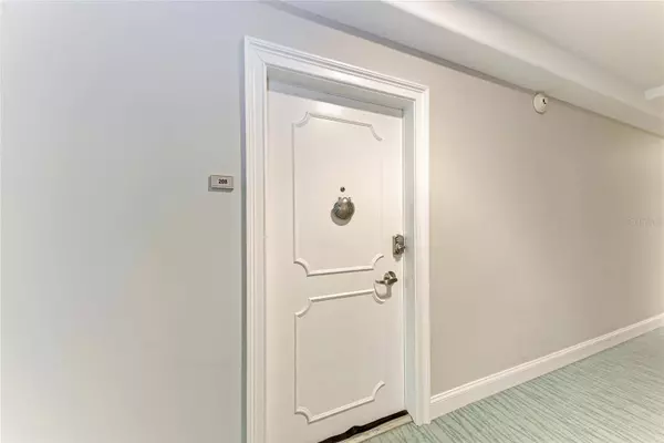 1212 BENJAMIN FRANKLIN DR #208, Sarasota, FL 34236