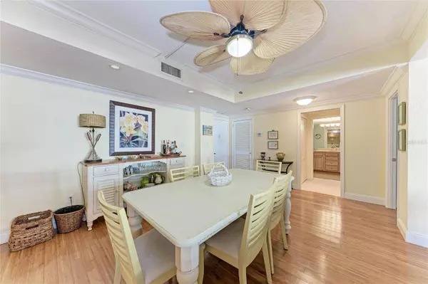 1212 BENJAMIN FRANKLIN DR #208, Sarasota, FL 34236