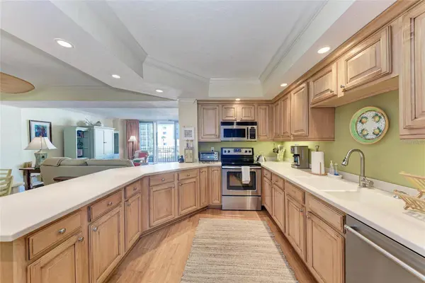 1212 BENJAMIN FRANKLIN DR #208, Sarasota, FL 34236
